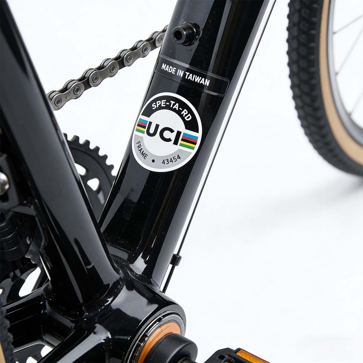 UCI Cycling Frame Stickers Dur - مراجعة Mountain Biking Helmet وسعره